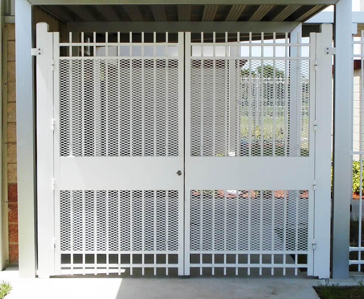 aluminum fence gate