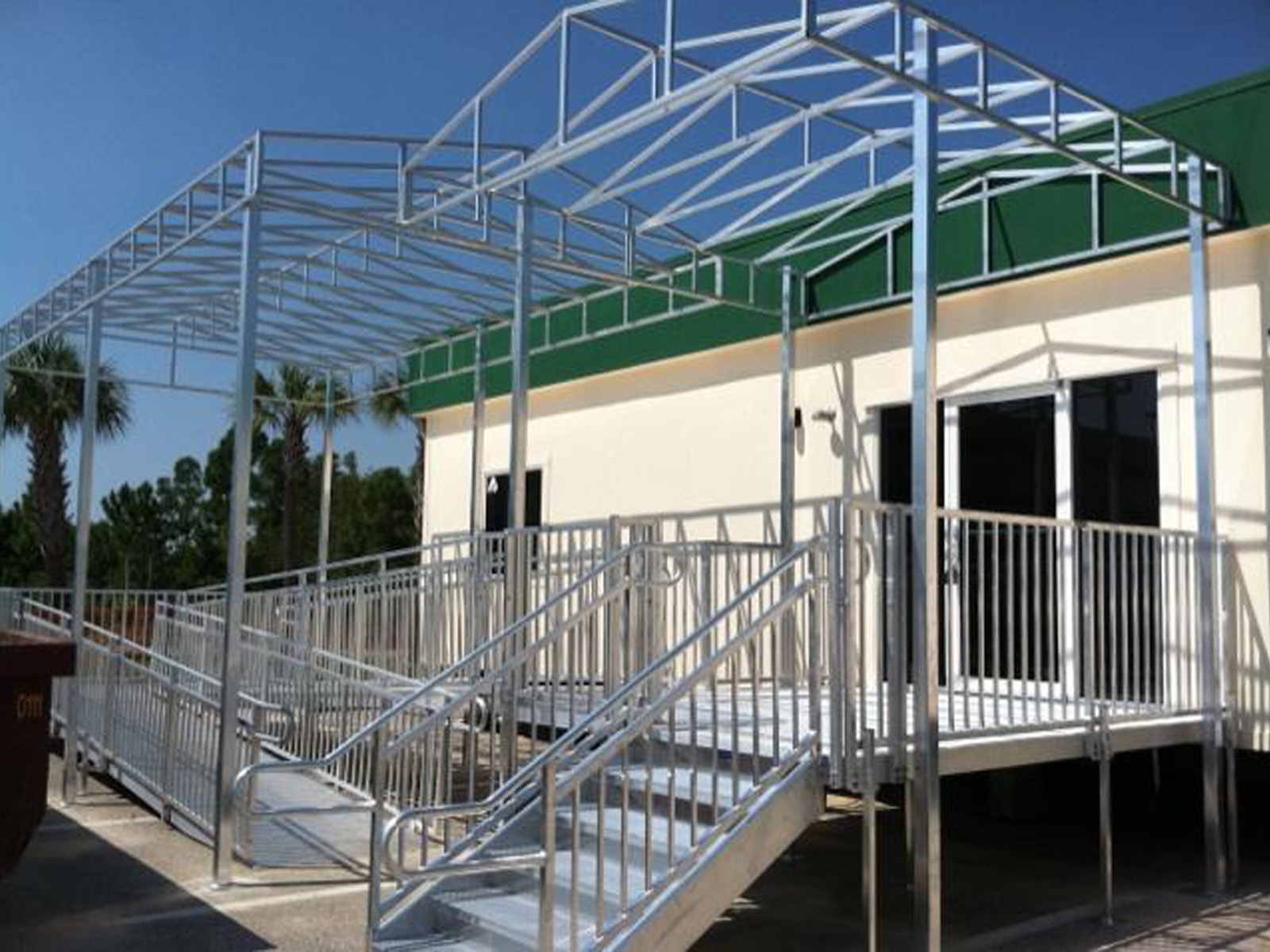aluminum entryway system with ramp and stairs