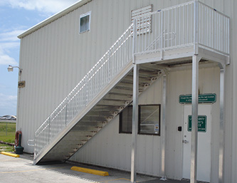 Elevated aluminum stair system